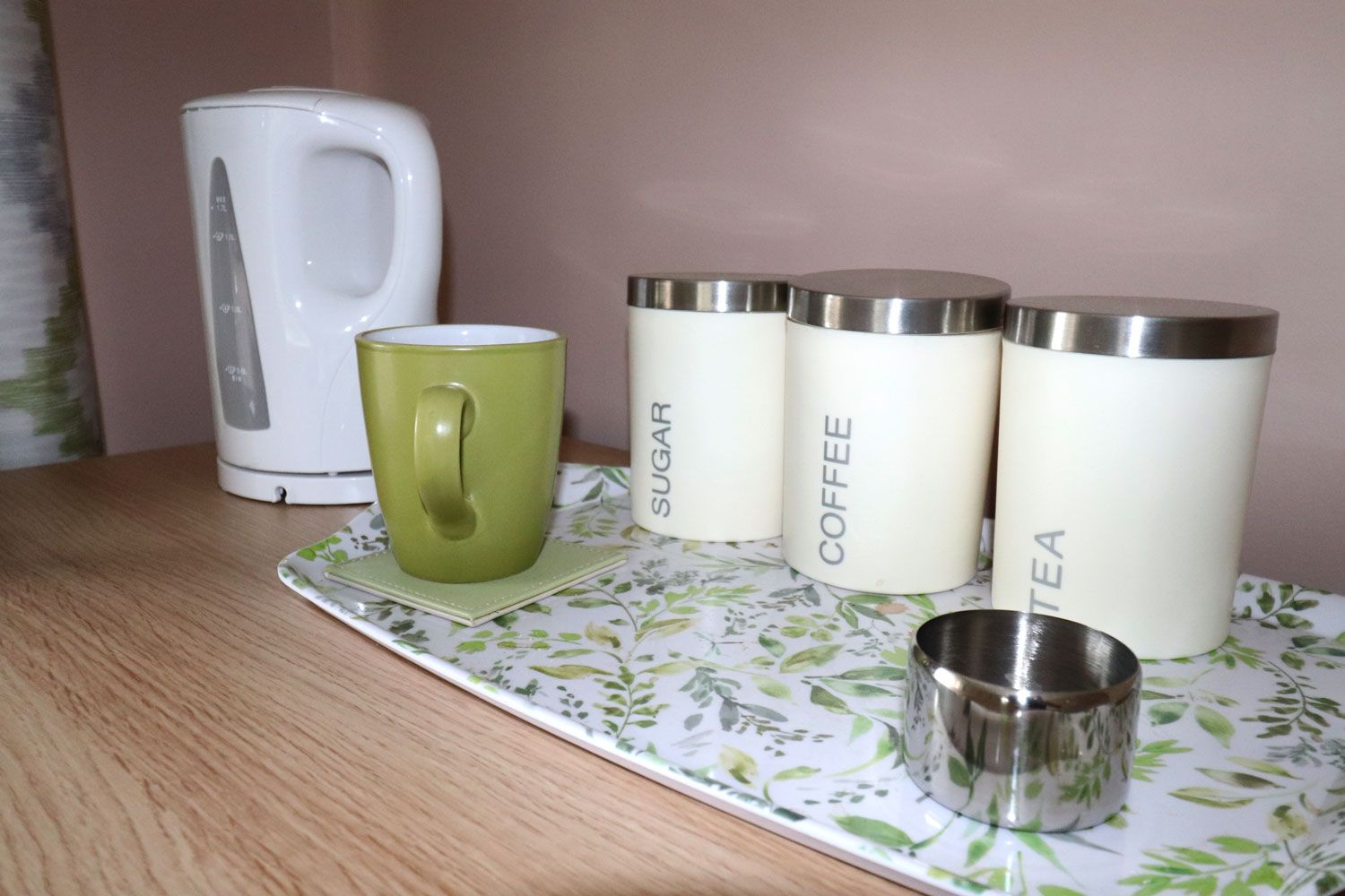 Rayner House in Solihull - Guest Room