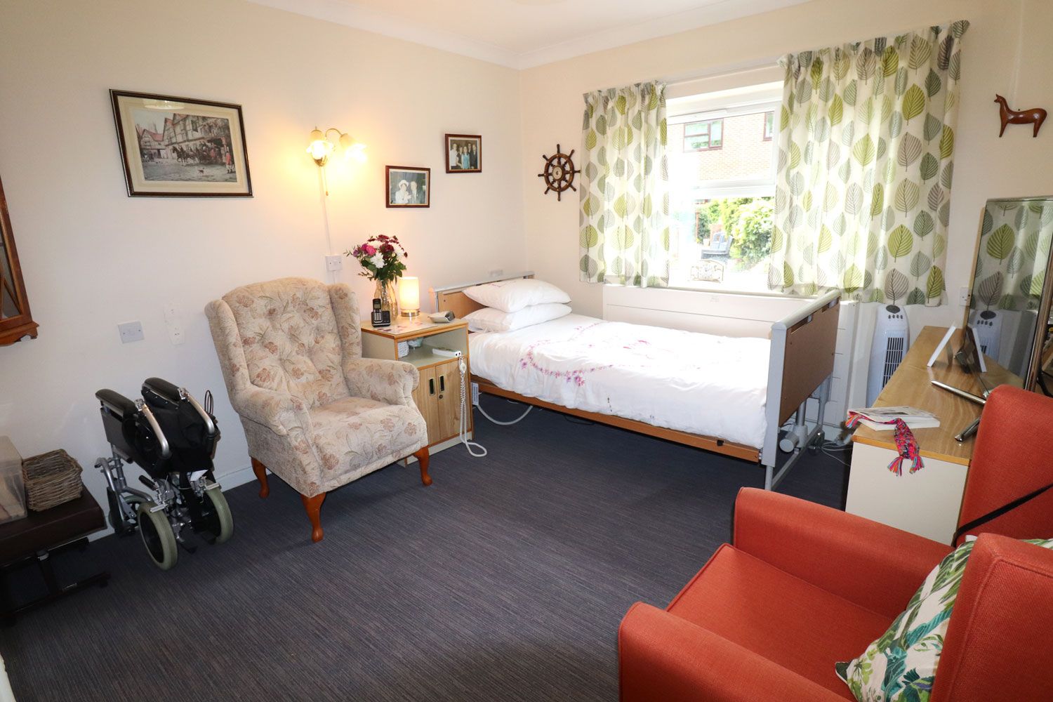 Rayner House in Solihull - Rayner House Room